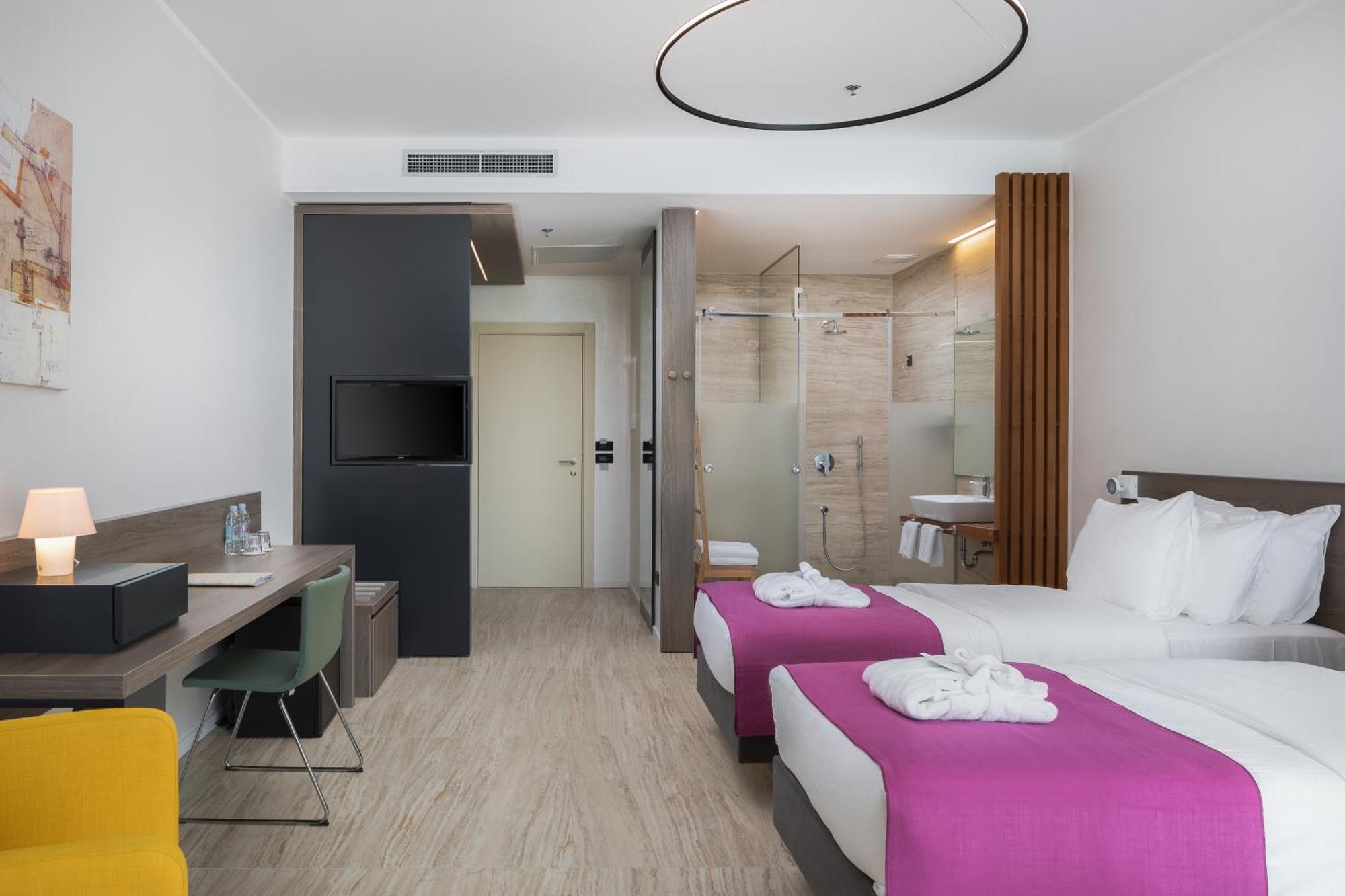 Superior Plus Double or Twin Room Balcony Sea View